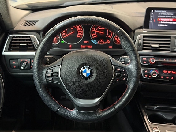 BMW 320d 11 of 15