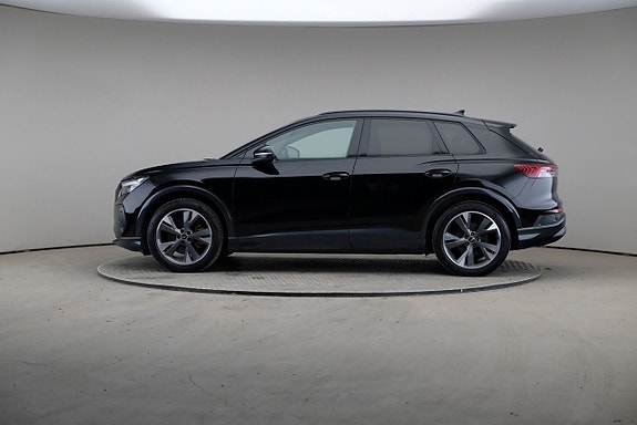 Audi Q4 e-tron 4 of 5