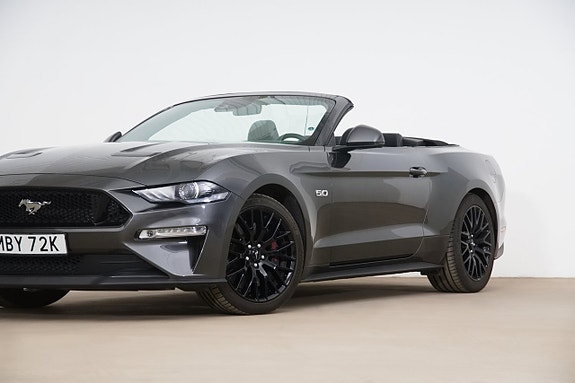 Ford Mustang 3 of 5
