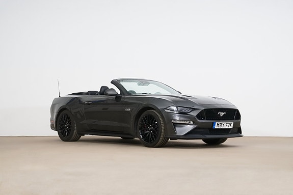 Ford Mustang 4 of 5