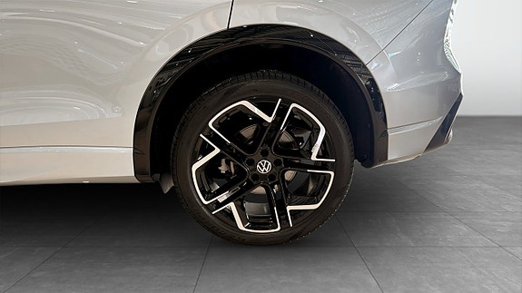 Volkswagen Tiguan 6 of 13
