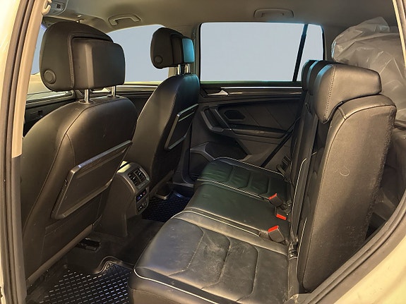 Volkswagen Tiguan 13 of 24