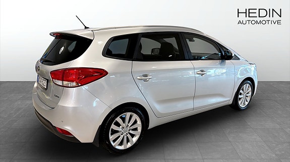 Kia Carens 2 of 5