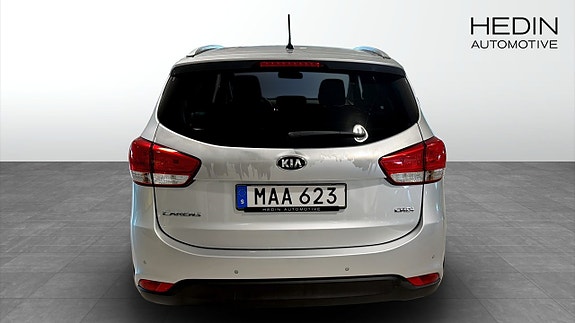 Kia Carens 7 of 8
