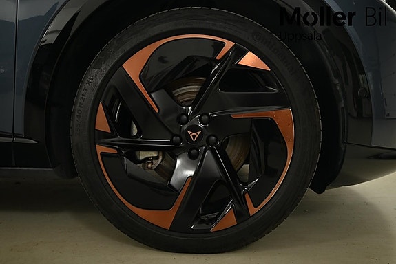 Cupra Tavascan 3 of 5