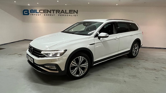 Volkswagen Passat Alltrack 2 of 5