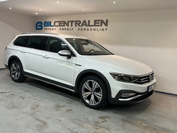 Volkswagen Passat Alltrack 3 of 5