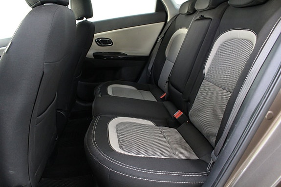 Kia Ceed 13 of 19