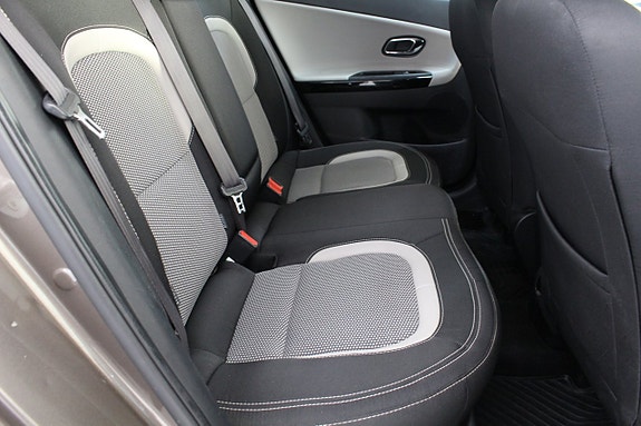 Kia Ceed 15 of 19