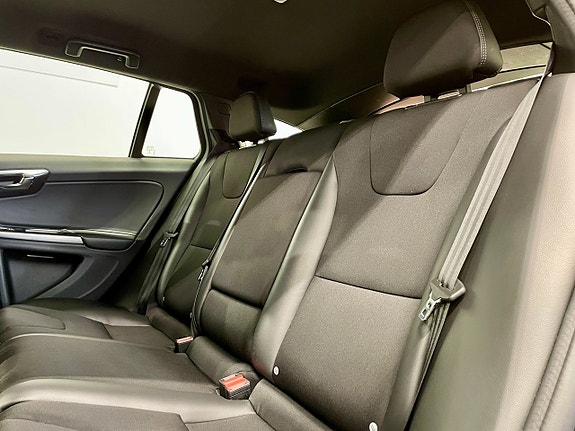 Volvo V60 22 of 24