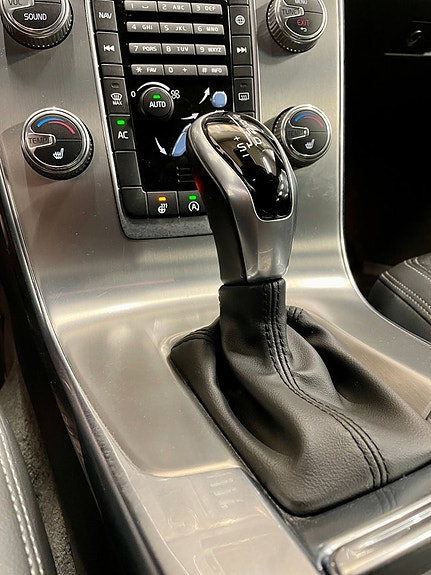 Volvo V60 14 of 24