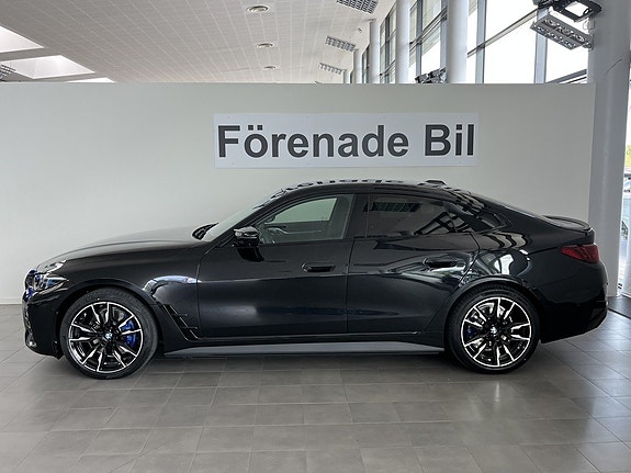 BMW i4 3 of 14