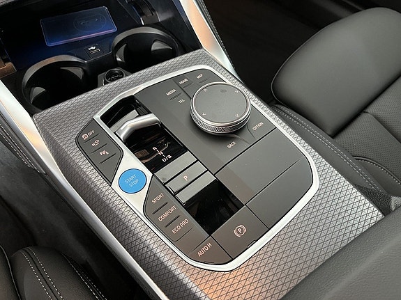 BMW i4 8 of 14