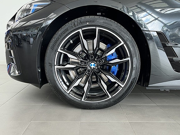 BMW i4 4 of 14