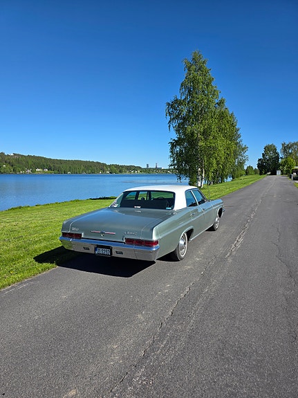 Chevrolet Impala 2 of 5
