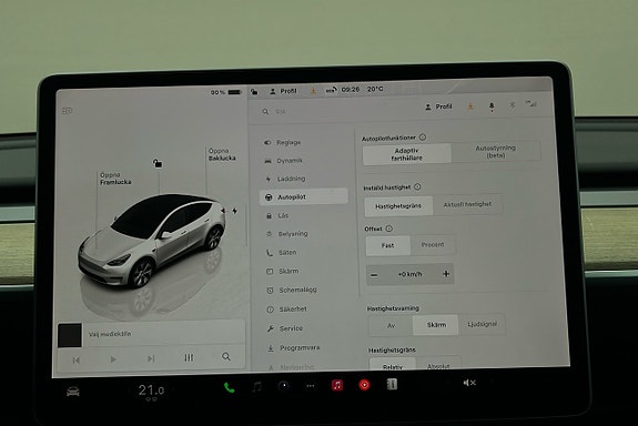 Tesla Model Y 24 of 26