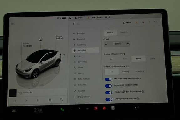 Tesla Model Y 25 of 26