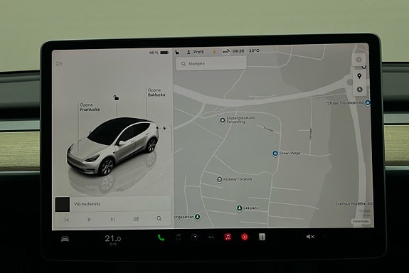 Tesla Model Y 7 of 26
