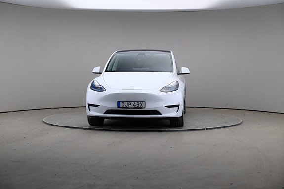 Tesla Model Y 3 of 26