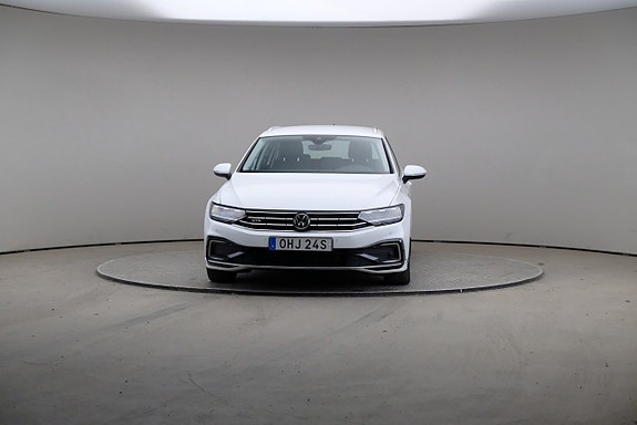 Volkswagen Passat 3 of 5