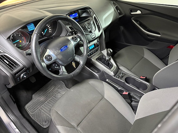 Ford Focus 9 of 17