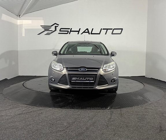 Ford Focus 2 of 17
