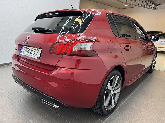 Peugeot 308 3 of 5