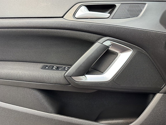 Peugeot 308 15 of 17