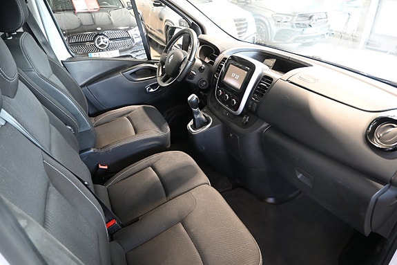 Renault Trafic 8 of 18
