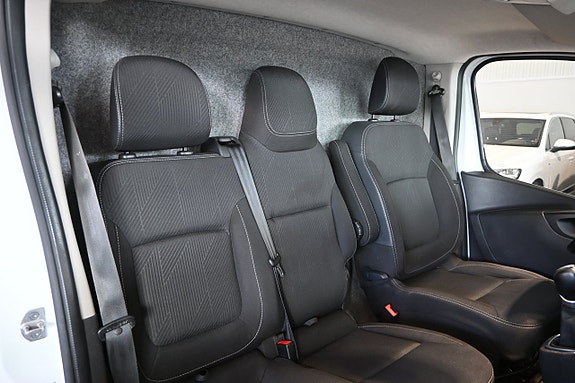Renault Trafic 9 of 18