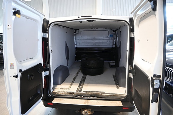 Renault Trafic 11 of 18