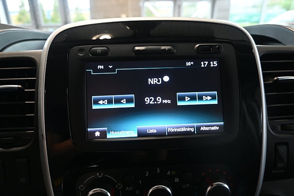 Renault Trafic 14 of 18