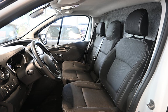 Renault Trafic 7 of 18