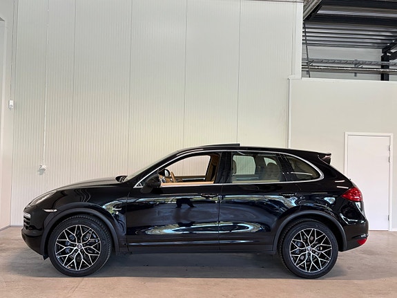 Porsche Cayenne 5 of 5