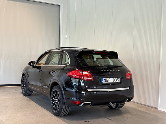 Porsche Cayenne 6 of 23