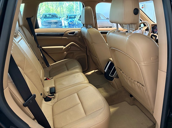 Porsche Cayenne 21 of 23