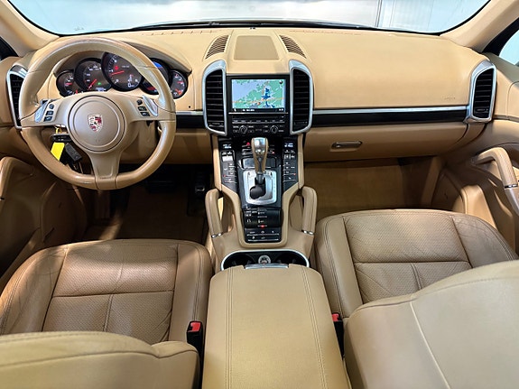 Porsche Cayenne 11 of 23