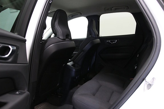 Volvo XC60 11 of 25