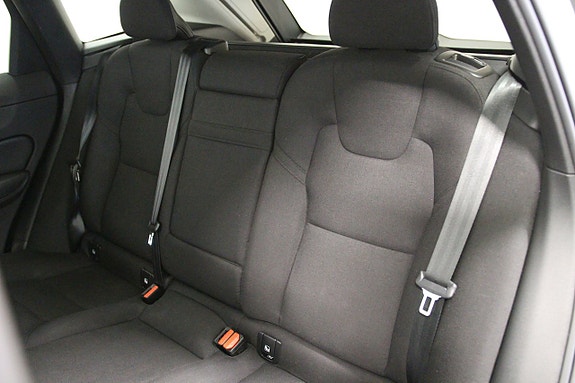 Volvo XC60 12 of 25