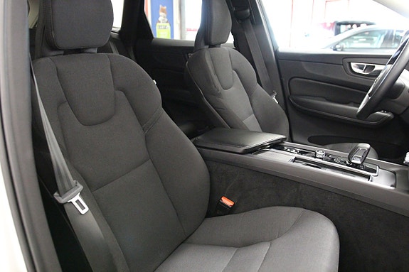 Volvo XC60 19 of 25