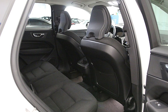 Volvo XC60 15 of 25