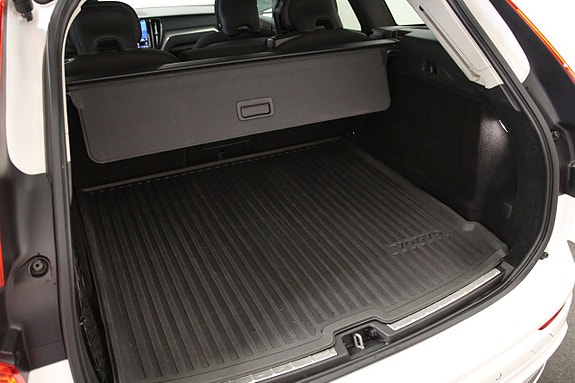 Volvo XC60 13 of 25