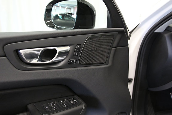 Volvo XC60 5 of 25
