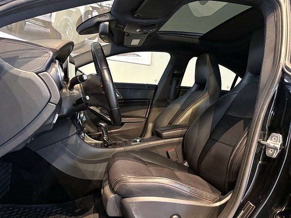 Mercedes-Benz CLA180 8 of 22