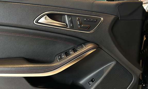 Mercedes-Benz CLA180 7 of 22