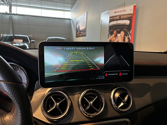 Mercedes-Benz CLA180 16 of 22