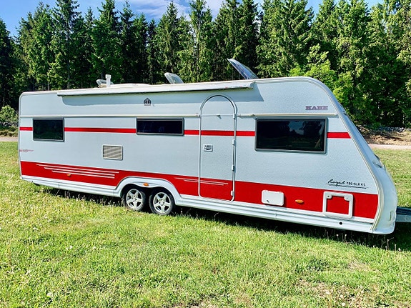 Kabe Royal 780 GLE KS 2013 Dubbelbädd med överslaf och dinet
