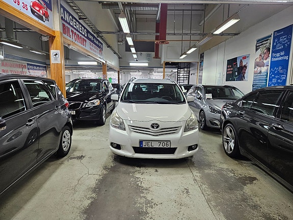 Toyota Verso 2 of 5