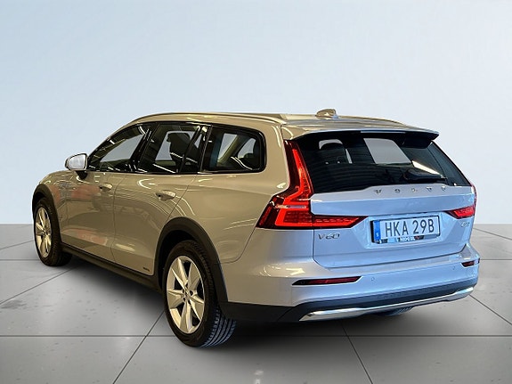 Volvo V60 Cross Country 5 of 5