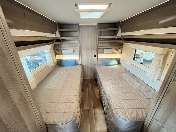 Kabe Imperial 780 TDL FK KS /ALDE/Mover/Solcell/AC/Läder/Ugn/Front kök/ 16 of 28